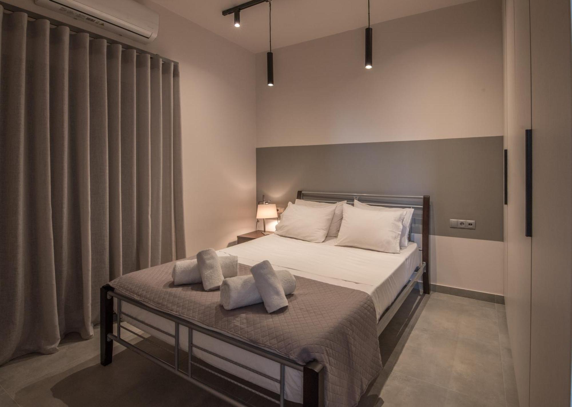 Valeria'S Sea View Apartment Атина Екстериор снимка